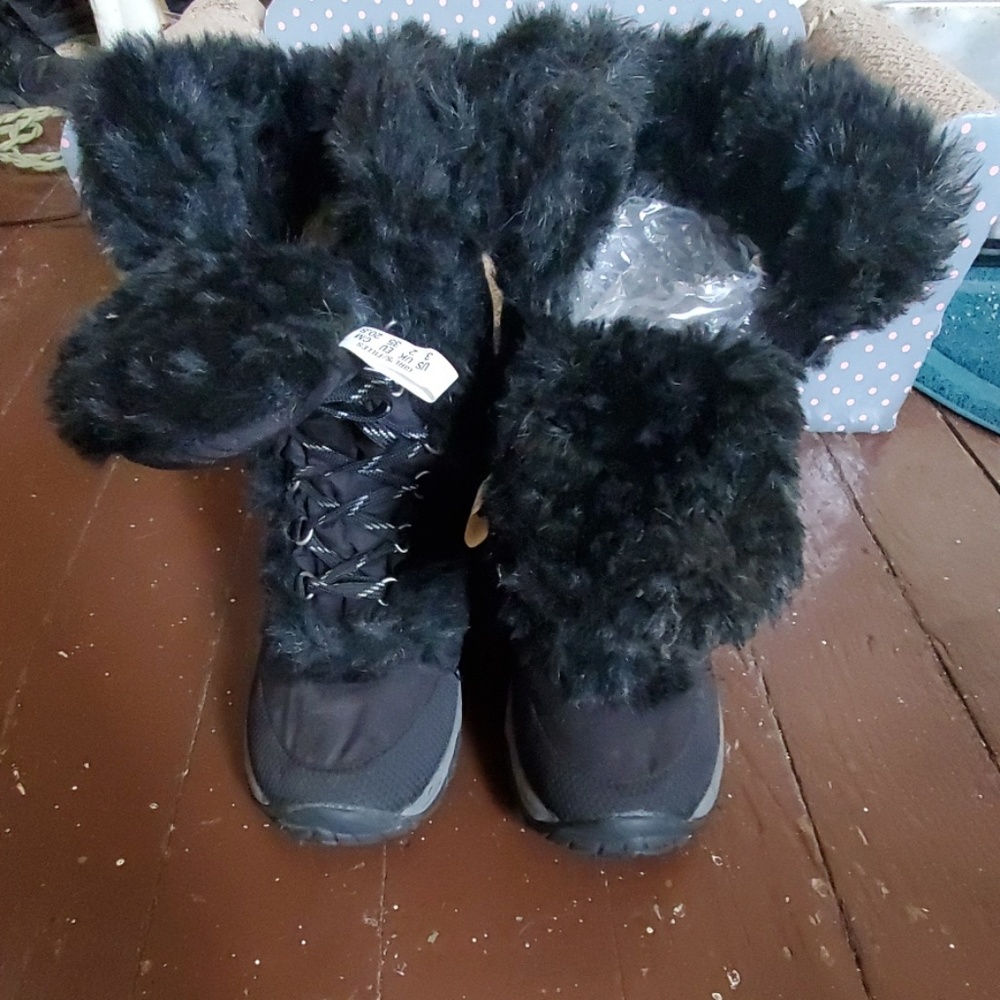 Girls Faux fur black North Face Snow Boots